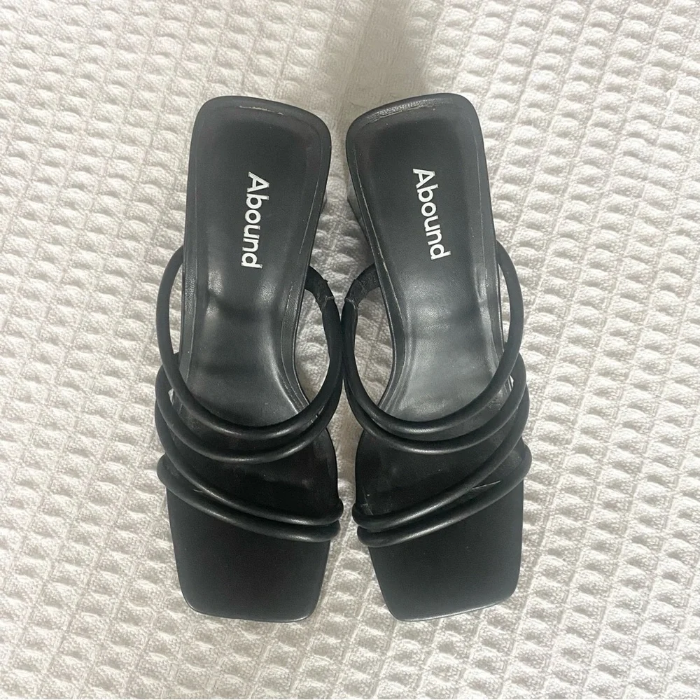 Abound Austyn Strappy sandal black size 8.5